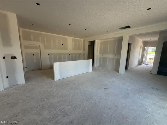 2073 Glenmont Drive, Brunswick, OH 44212