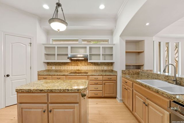 21 Worthsham Dr, San Antonio, TX 78257