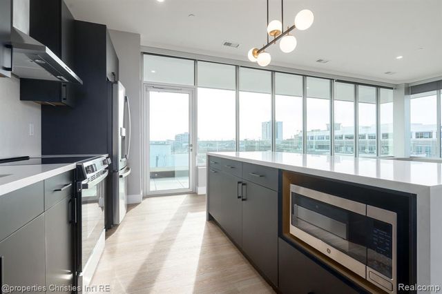 118 N Main Street 403, Royal Oak, MI 48067