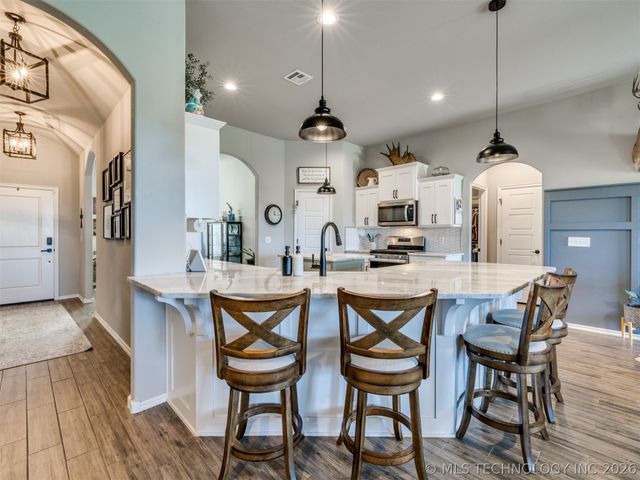 705 W 53rd Street, Sand Springs, OK 74063