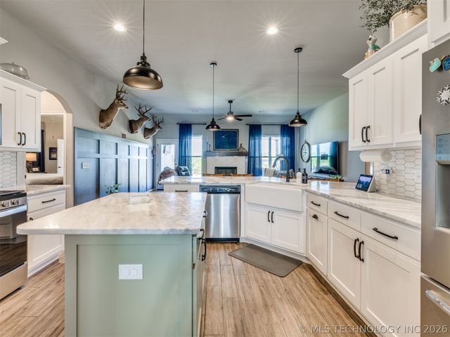 705 W 53rd Street, Sand Springs, OK 74063