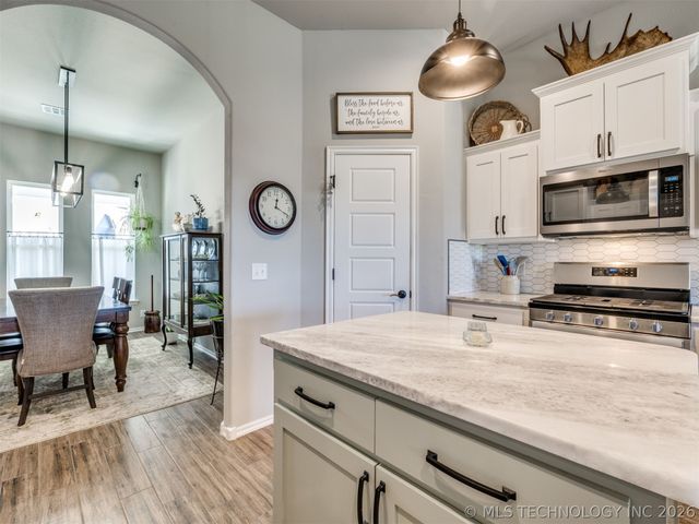 705 W 53rd Street, Sand Springs, OK 74063