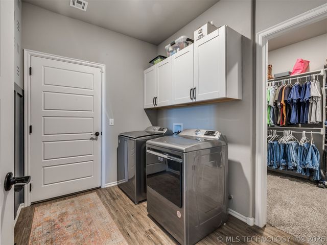 705 W 53rd Street, Sand Springs, OK 74063