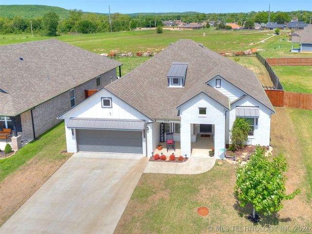 705 W 53rd Street, Sand Springs, OK 74063