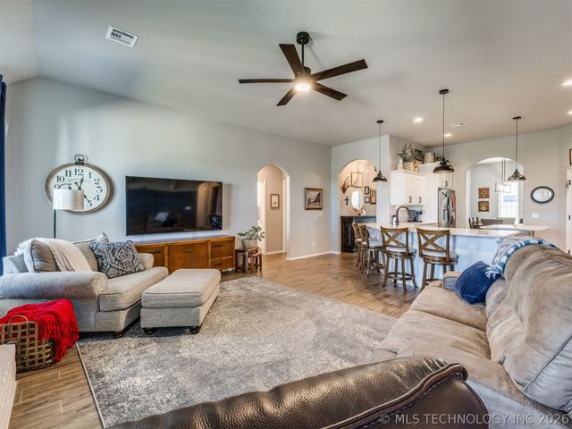 705 W 53rd Street, Sand Springs, OK 74063