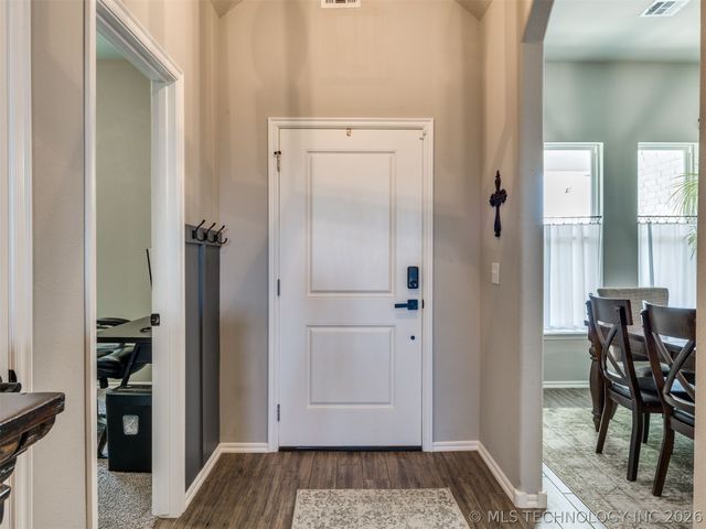 705 W 53rd Street, Sand Springs, OK 74063