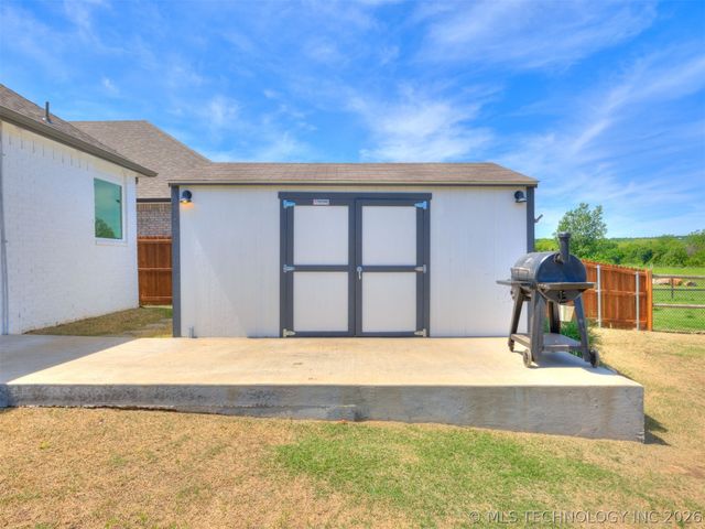 705 W 53rd Street, Sand Springs, OK 74063