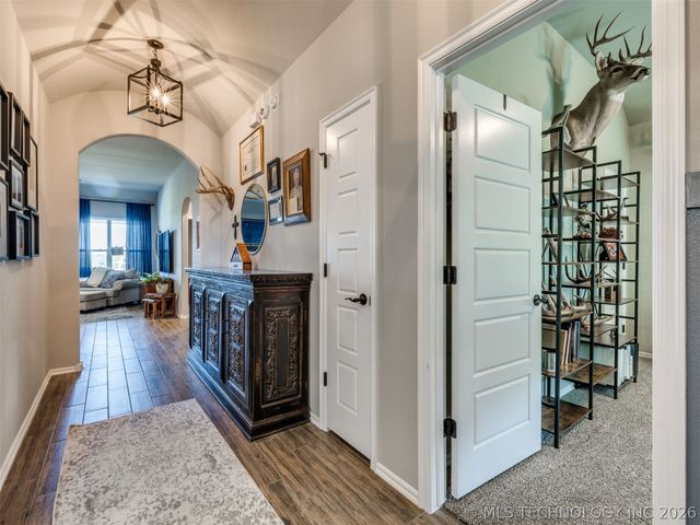 705 W 53rd Street, Sand Springs, OK 74063