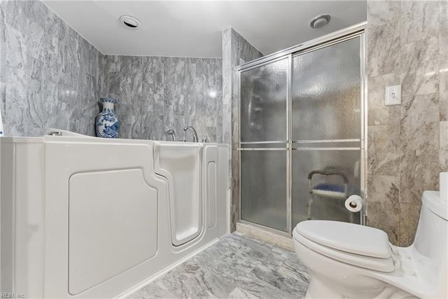 3556 Shore Dr Apt 801, Virginia Beach, VA 23455