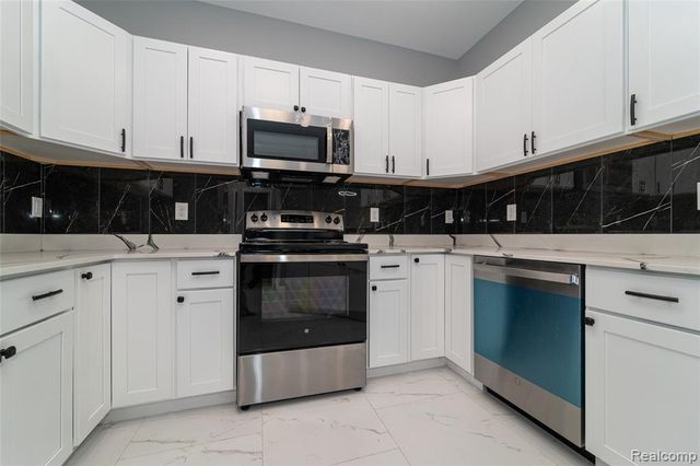 29987 Marigold Drive, Southfield, MI 48076