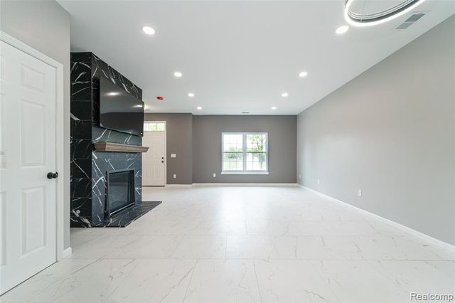 29987 Marigold Drive, Southfield, MI 48076