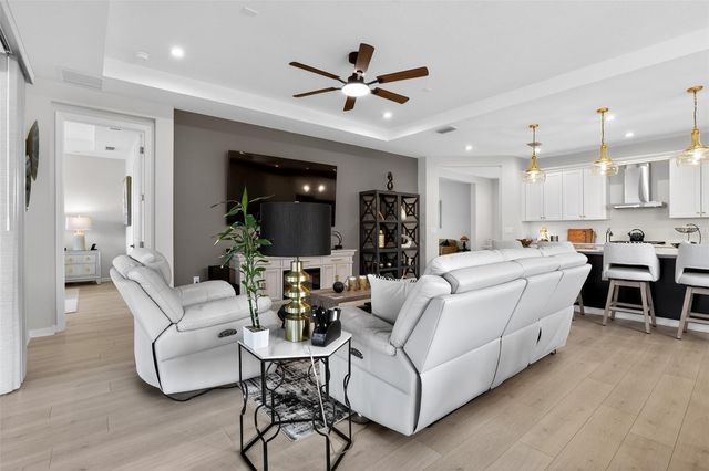 1599 BELLAGIO LOOP, Tavares, FL 32778