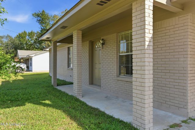 8304 Austeria Street, Moss Point, MS 39562