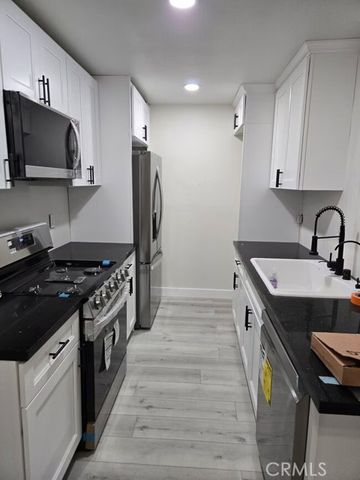 3219 Colorado, Santa Monica, CA 90404