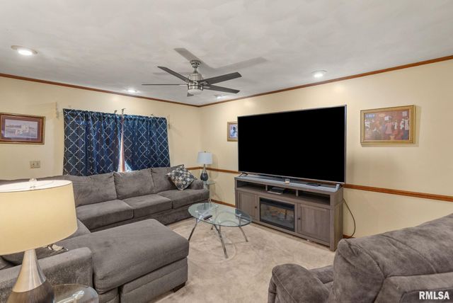 2022 43RD Street, Rock Island, IL 61201