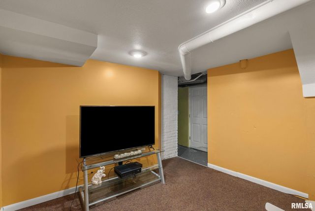 2022 43RD Street, Rock Island, IL 61201