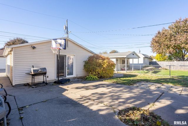 2022 43RD Street, Rock Island, IL 61201