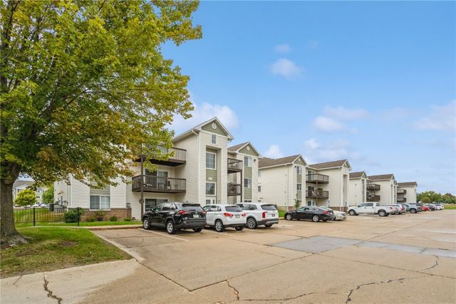 6410 Creekside Drive NE 1, Cedar Rapids, IA 52402