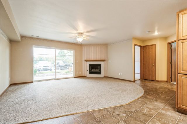 6410 Creekside Drive NE 1, Cedar Rapids, IA 52402