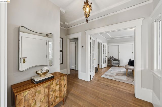 5552 Broadway, Oakland, CA 94618