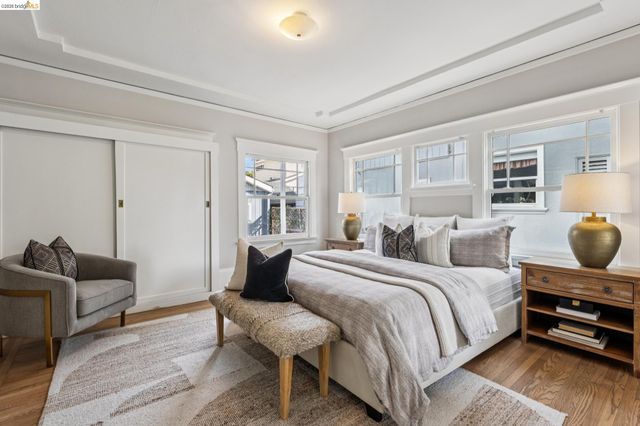 5552 Broadway, Oakland, CA 94618