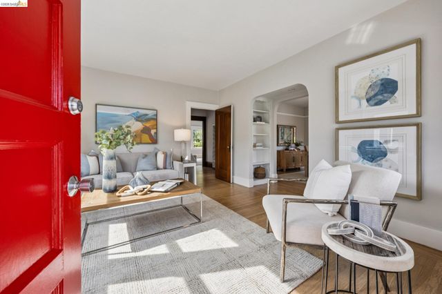 5552 Broadway, Oakland, CA 94618