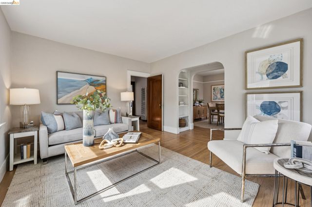5552 Broadway, Oakland, CA 94618