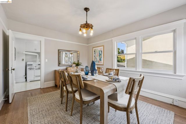 5552 Broadway, Oakland, CA 94618