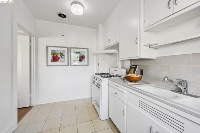 5552 Broadway, Oakland, CA 94618