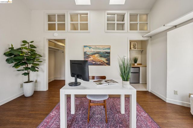 5552 Broadway, Oakland, CA 94618