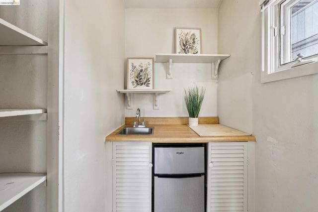 5552 Broadway, Oakland, CA 94618