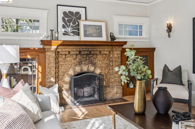 5552 Broadway, Oakland, CA 94618