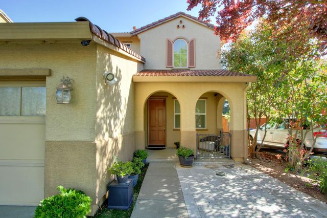 3533 Maddiewood Cir, Sacramento, CA 95827