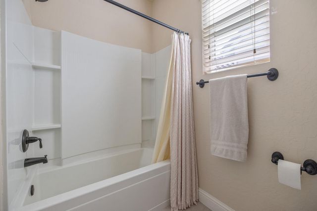 3036 Keats Ave, Clovis, CA 93619