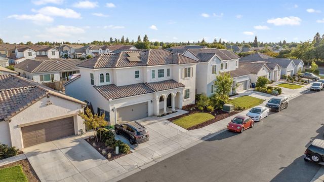 3036 Keats Ave, Clovis, CA 93619