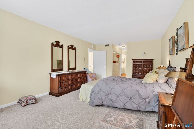 799 Prospect Avenue APT A5, West Hartford, CT 06105