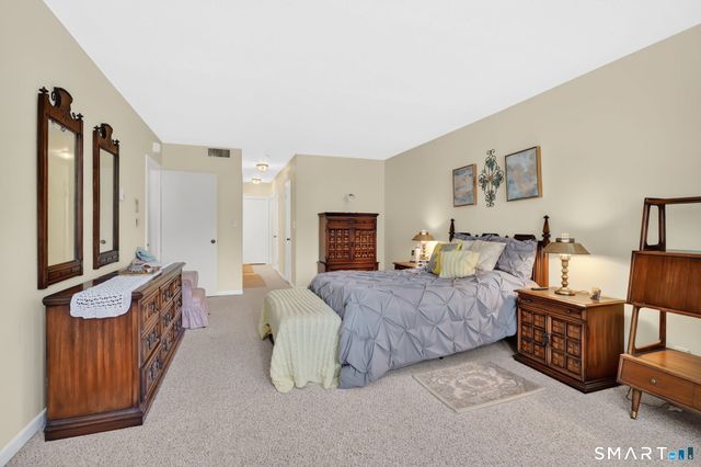 799 Prospect Avenue APT A5, West Hartford, CT 06105