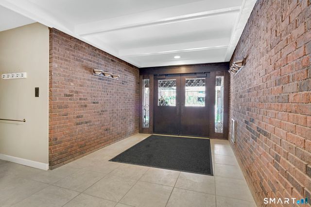 799 Prospect Avenue APT A5, West Hartford, CT 06105