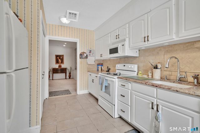 799 Prospect Avenue APT A5, West Hartford, CT 06105