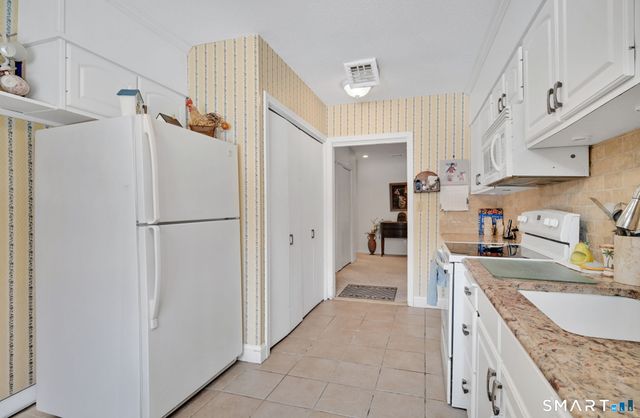 799 Prospect Avenue APT A5, West Hartford, CT 06105