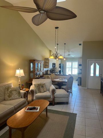 7648 SE Sugar Sand Circle, Hobe Sound, FL 33455
