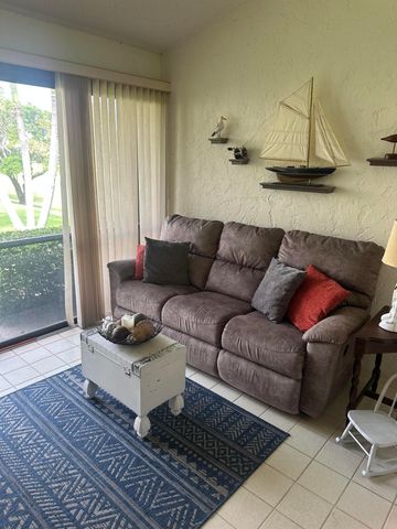 7648 SE Sugar Sand Circle, Hobe Sound, FL 33455