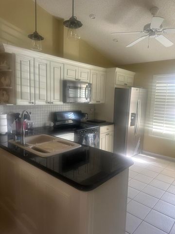 7648 SE Sugar Sand Circle, Hobe Sound, FL 33455