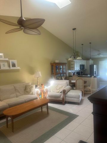 7648 SE Sugar Sand Circle, Hobe Sound, FL 33455