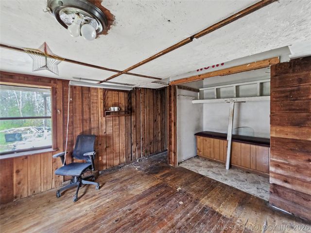 20544 E Whipperwill Road, Tahlequah, OK 74464