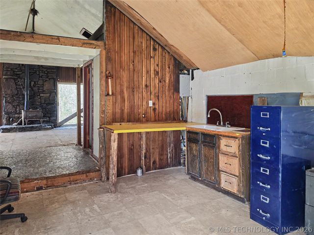 20544 E Whipperwill Road, Tahlequah, OK 74464