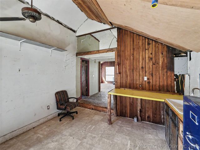 20544 E Whipperwill Road, Tahlequah, OK 74464