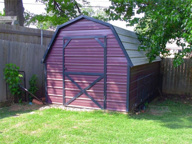 1240 N Warren Place, Oklahoma City, OK 73107