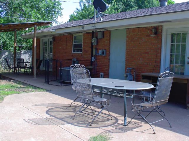 1240 N Warren Place, Oklahoma City, OK 73107