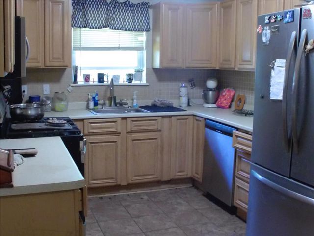 1240 N Warren Place, Oklahoma City, OK 73107
